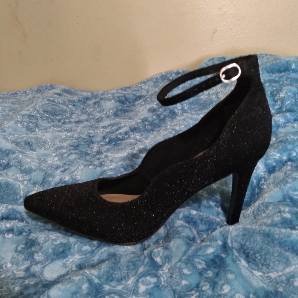 Stilettos - Picture 2 of 2